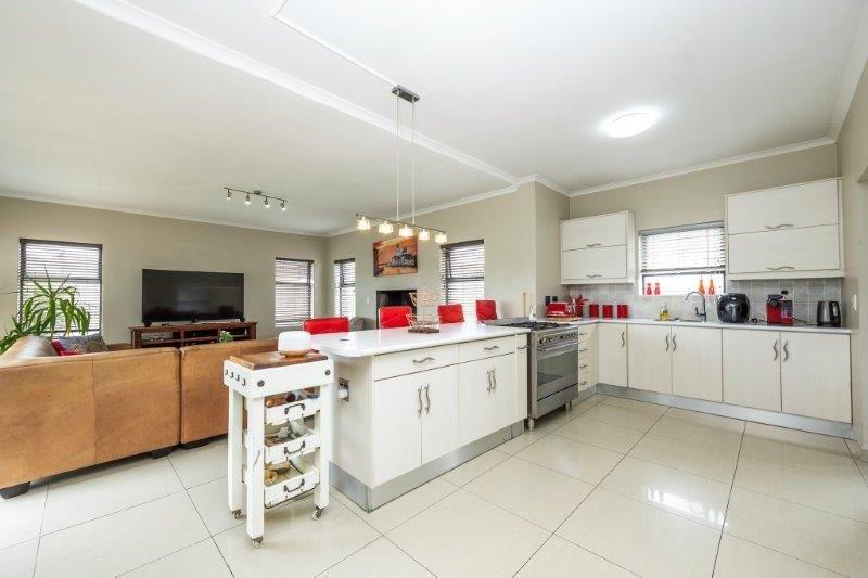 4 Bedroom Property for Sale in Sonkring Western Cape